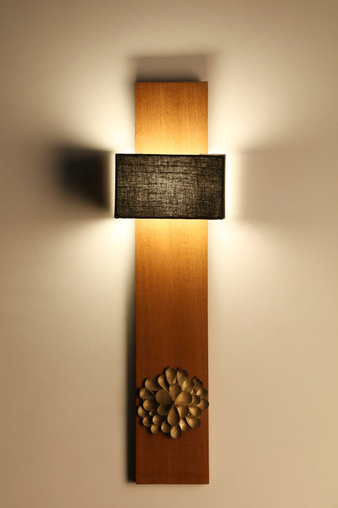 Cross wall light